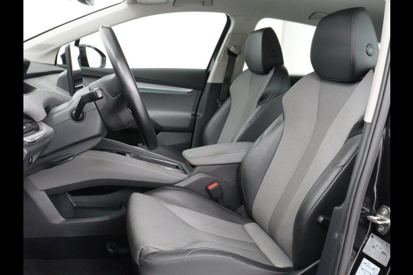 Škoda ENYAQ iV 60 | Trekhaak | Half leder | Carplay | Navigatie | Full LED | 19'' | Cruise control | Sfeerverlichting | Parkeerhulp | Climate control