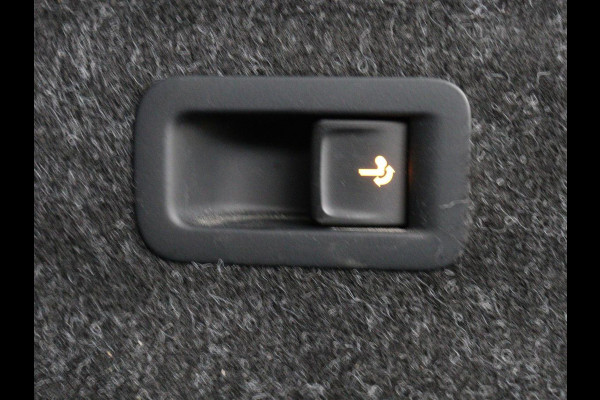 Škoda ENYAQ iV 60 | Trekhaak | Half leder | Carplay | Navigatie | Full LED | 19'' | Cruise control | Sfeerverlichting | Parkeerhulp | Climate control