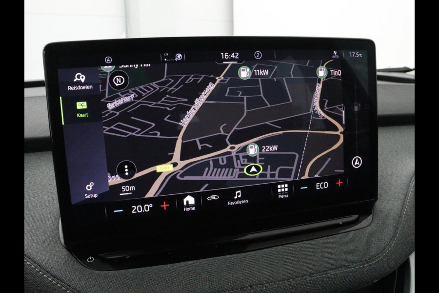 Škoda ENYAQ iV 60 | Trekhaak | Half leder | Carplay | Navigatie | Full LED | 19'' | Cruise control | Sfeerverlichting | Parkeerhulp | Climate control