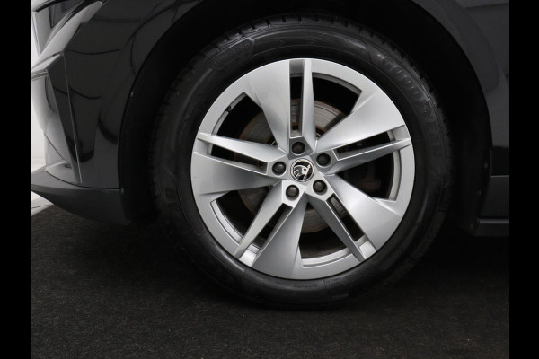 Škoda ENYAQ iV 60 | Trekhaak | Half leder | Carplay | Navigatie | Full LED | 19'' | Cruise control | Sfeerverlichting | Parkeerhulp | Climate control