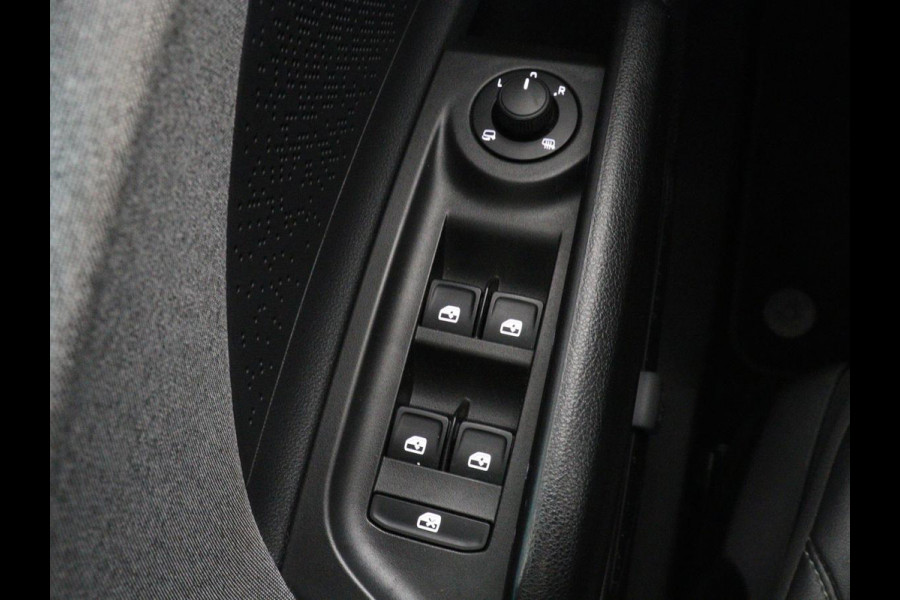 Škoda ENYAQ iV 60 | Trekhaak | Half leder | Carplay | Navigatie | Full LED | 19'' | Cruise control | Sfeerverlichting | Parkeerhulp | Climate control