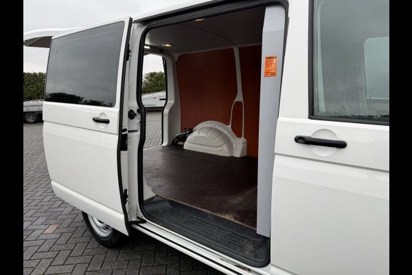 Volkswagen Transporter 2.0 TDI 102 PK / L1H1 / 1e EIG. / ACHTERKLEP / AIRCO / CRUISE / CAMERA / VERWARMDE VOORRUIT