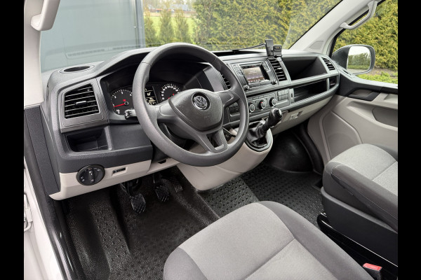 Volkswagen Transporter 2.0 TDI 102 PK / L1H1 / 1e EIG. / ACHTERKLEP / AIRCO / CRUISE / CAMERA / VERWARMDE VOORRUIT