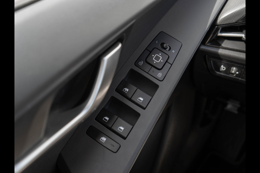Kia Niro EV Light Edition 64.8 kWh | Navigatie | Achteruitrijcamera | Airco | Cruise control Adaptief |