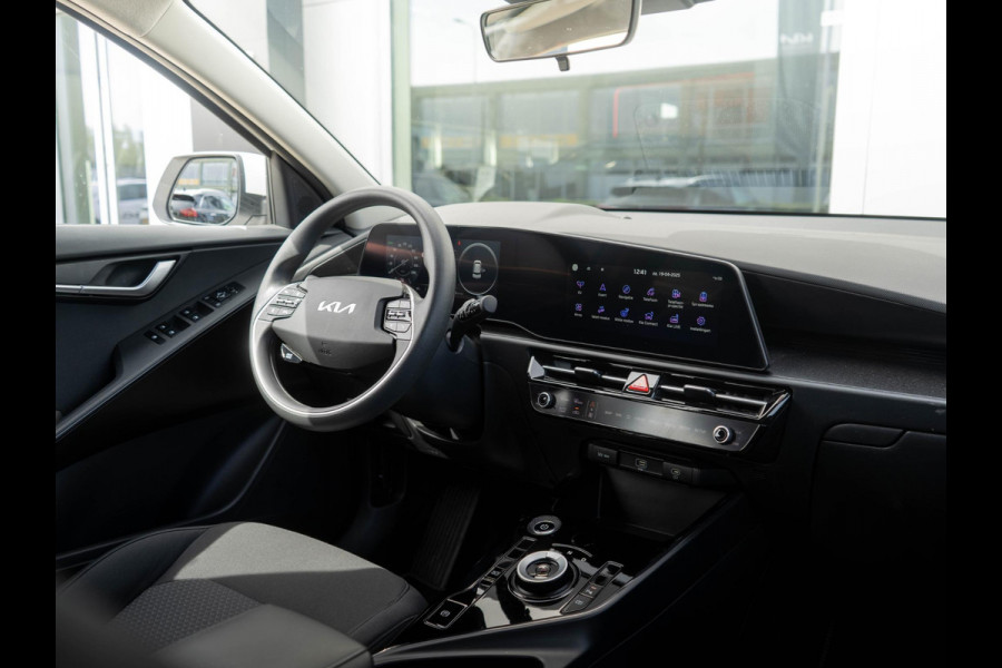 Kia Niro EV Light Edition 64.8 kWh | Navigatie | Achteruitrijcamera | Airco | Cruise control Adaptief |
