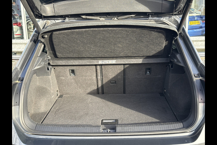 Volkswagen T-Roc 1.5 TSI Sport Business R-line | BTW | Vitrual | Pano | Trekhaak | Carplay | Navi