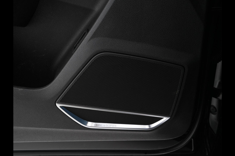 Audi RS Q3 Sportback TFSI Quattro Aut. *PANO | LEATHER | FULL-LED | ADAPTIVE-CRUISE | BANG&OLUFSEN | TOPVIEW | HEATED-SPORTSEATS | DIGI-COCKPIT | PRIVACYGLASS | SHIFTPADDLES | AMBIENTLIGHT | ECC | PDC | 21''ALU*