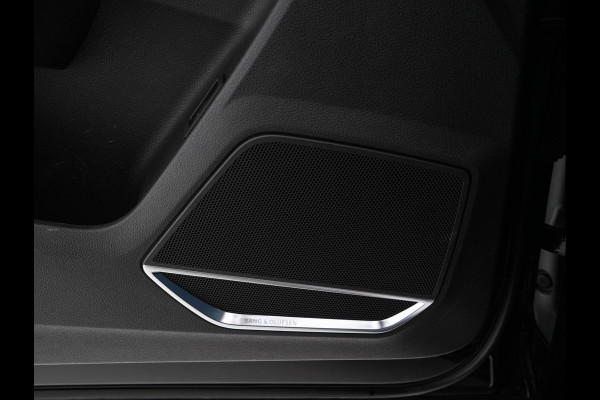 Audi RS Q3 Sportback TFSI Quattro Aut. *PANO | LEATHER | FULL-LED | ADAPTIVE-CRUISE | BANG&OLUFSEN | TOPVIEW | HEATED-SPORTSEATS | DIGI-COCKPIT | PRIVACYGLASS | SHIFTPADDLES | AMBIENTLIGHT | ECC | PDC | 21''ALU*