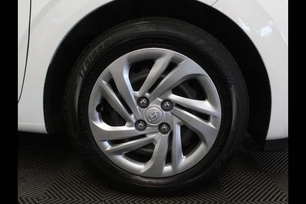 Hyundai i10 1.0 Comfort AIRCO | CRUISE | LED | DAB | CARPLAY | CV | ELRM | STB