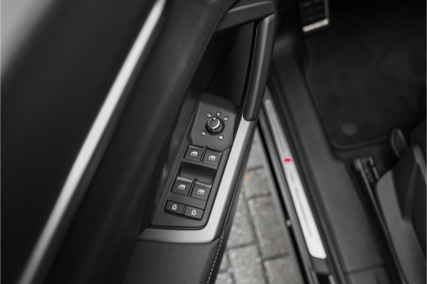 Audi Q3 Sportback 35 TFSI S Edition Pano Zwart Optiek Virtual Cockp 20"