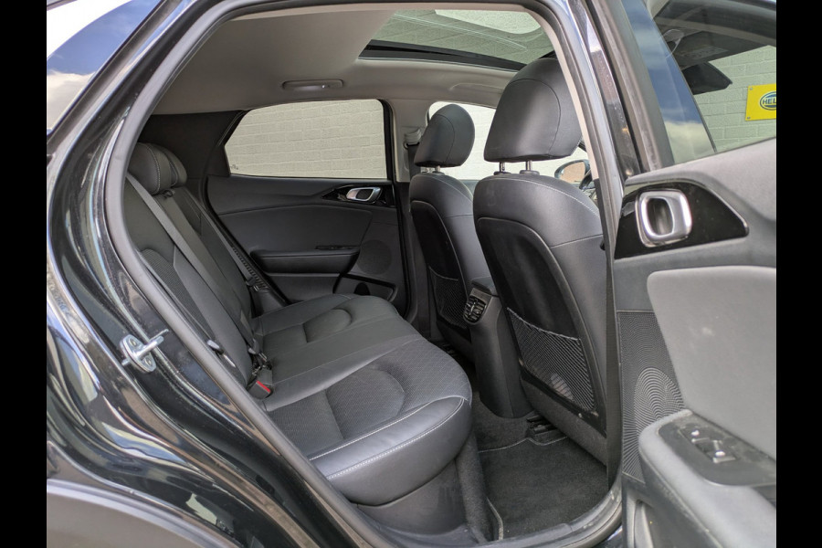 Kia Xceed 1.6 GDi PHEV ExecutiveLine|Panodak|Memory|Stoelkoeling/Verwarming|Adaptive-Cruise|Afn.Trekhaak|Keyless-Entry|Digi-Dash