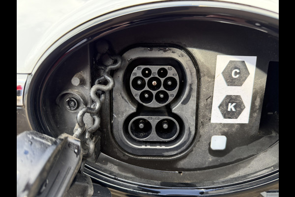 Maxus eDeliver 9 65kWh Elektrisch DHollandia Laadklep 172km WLTP 204PK 80kW Snelladen Carplay Adaptieve Cruise Control LED Airco Koffer Bakwagen Meubelbak