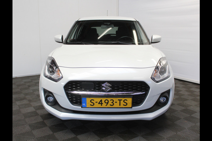 Suzuki Swift 1.2 Style Smart Hybrid CARPLAY | CLIMATE | ADAPCRUISE | DAB | NAVI | LMV16 | CAMERA | PDCA | LED | STOELVERW