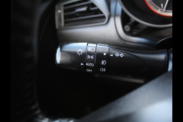 Suzuki Swift 1.2 Style Smart Hybrid CARPLAY | CLIMATE | ADAPCRUISE | DAB | NAVI | LMV16 | CAMERA | PDCA | LED | STOELVERW