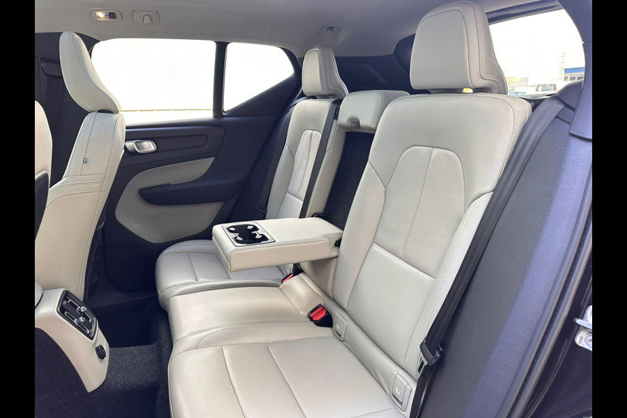 Volvo XC40 1.5 T5 Recharge R-Design | Trekhaak | Panorama dak | Beige Leder | Dealer onderhouden |