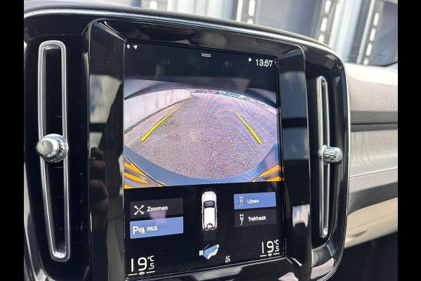 Volvo XC40 1.5 T5 Recharge R-Design | Trekhaak | Panorama dak | Beige Leder | Dealer onderhouden |