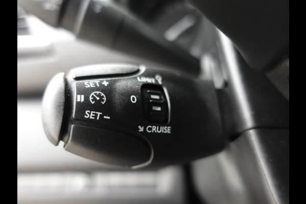 Opel Vivaro 145pk L3H1 Edition Automaat Dubbele Cabine Airco Trekhaak Navigatie Parkeersensoren