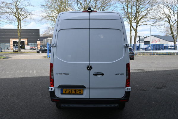 Mercedes-Benz Sprinter 317 CDI L2H2 Pro MBUX Navigatie, Geveerde stoel, Winterpakket, Etc.