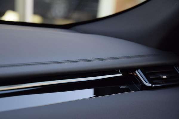 Land Rover Range Rover Velar P400e AWD Dynamic SE PHEV