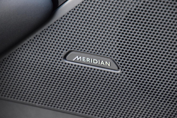 Land Rover Range Rover Velar P400e AWD Dynamic SE PHEV