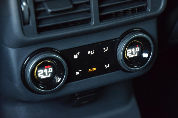 Land Rover Range Rover Velar P400e AWD Dynamic SE PHEV