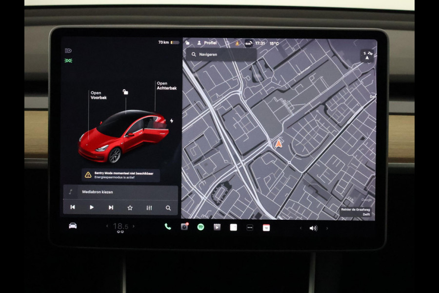 Tesla Model 3 Black Sport Pack RWD Plus 60 kWh 238 PK! | Navigatie | Panoramadak | Camera |