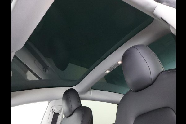Tesla Model 3 Black Sport Pack RWD Plus 60 kWh 238 PK! | Navigatie | Panoramadak | Camera |