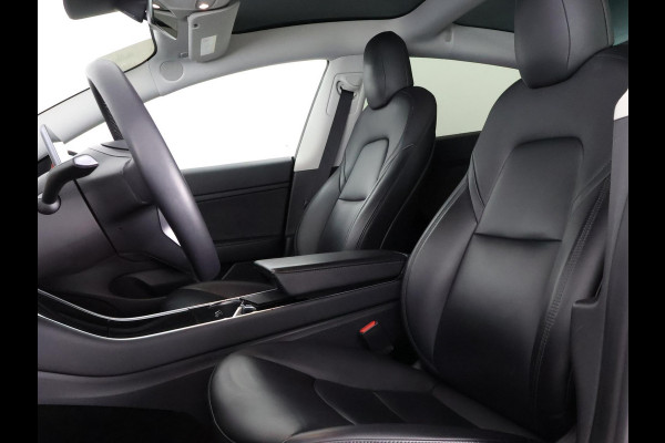 Tesla Model 3 Black Sport Pack RWD Plus 60 kWh 238 PK! | Navigatie | Panoramadak | Camera |