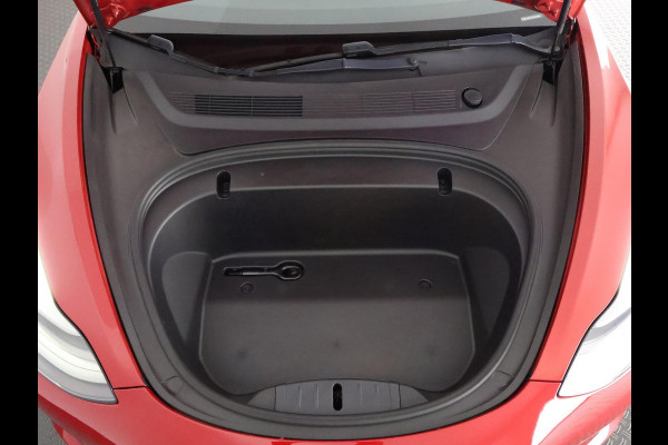 Tesla Model 3 Black Sport Pack RWD Plus 60 kWh 238 PK! | Navigatie | Panoramadak | Camera |