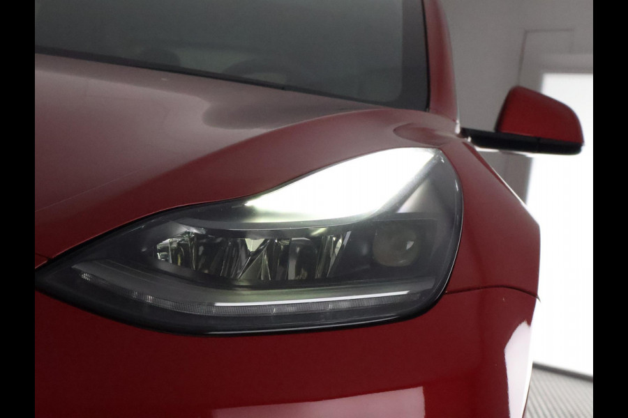 Tesla Model 3 Black Sport Pack RWD Plus 60 kWh 238 PK! | Navigatie | Panoramadak | Camera |