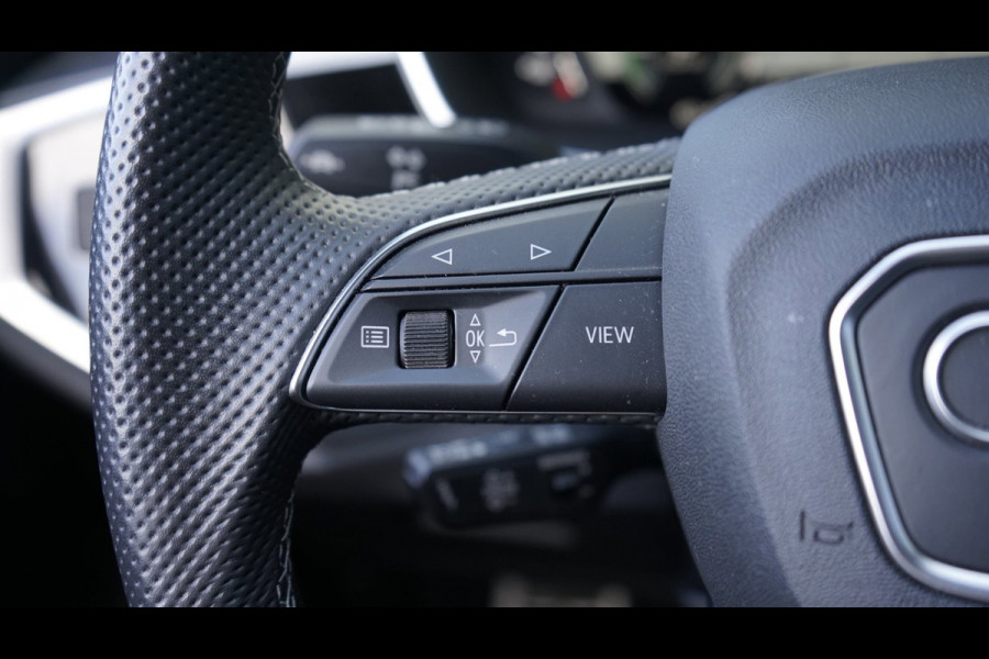 Audi Q3 45 TFSIe 3x S-Line Black Optik AUTOMAAT-ACC-CAMERA-CLIMA-KEYLESS-MATRIX LED-SONOS-STOELVERWARMING-VIRTUEEL