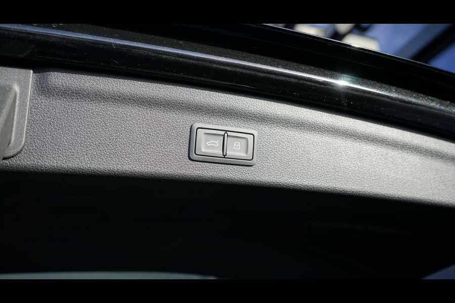 Audi Q3 45 TFSIe 3x S-Line Black Optik AUTOMAAT-ACC-CAMERA-CLIMA-KEYLESS-MATRIX LED-SONOS-STOELVERWARMING-VIRTUEEL