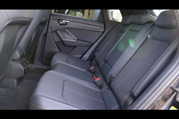 Audi Q3 45 TFSIe 3x S-Line Black Optik AUTOMAAT-ACC-CAMERA-CLIMA-KEYLESS-MATRIX LED-SONOS-STOELVERWARMING-VIRTUEEL