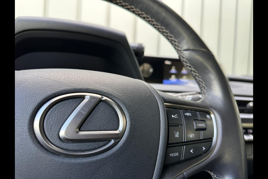 Lexus UX 300e Business 54 kWh | SOH: nnb | LED | Adaptive CC | Camera |
