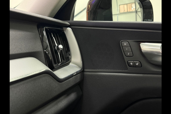 Volvo XC60 2.0 T6 AWD Plus Dark Trekhaak Pano Memory Camera Leer Keyless Cruise