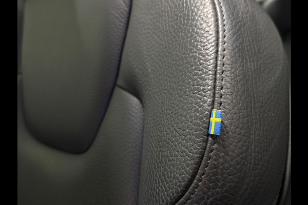 Volvo XC60 2.0 T6 AWD Plus Dark Trekhaak Pano Memory Camera Leer Keyless Cruise