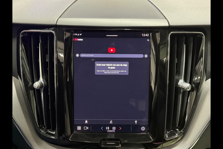 Volvo XC60 2.0 T6 AWD Plus Dark Trekhaak Pano Memory Camera Leer Keyless Cruise