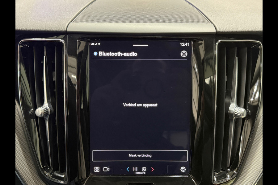 Volvo XC60 2.0 T6 AWD Plus Dark Trekhaak Pano Memory Camera Leer Keyless Cruise