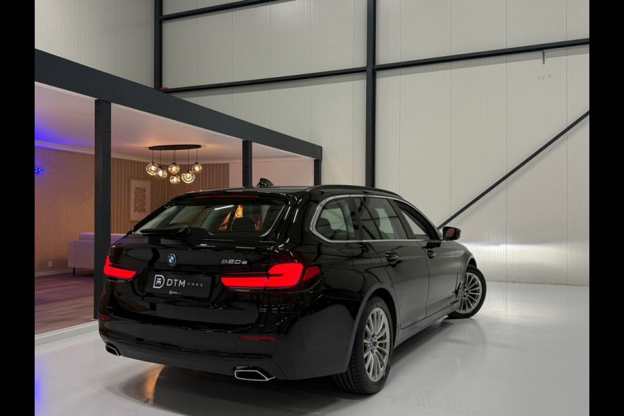 BMW 5 Serie Touring 520e Executive Navi Climate Pdc Elektr. Achterklep Led Stoelverw.