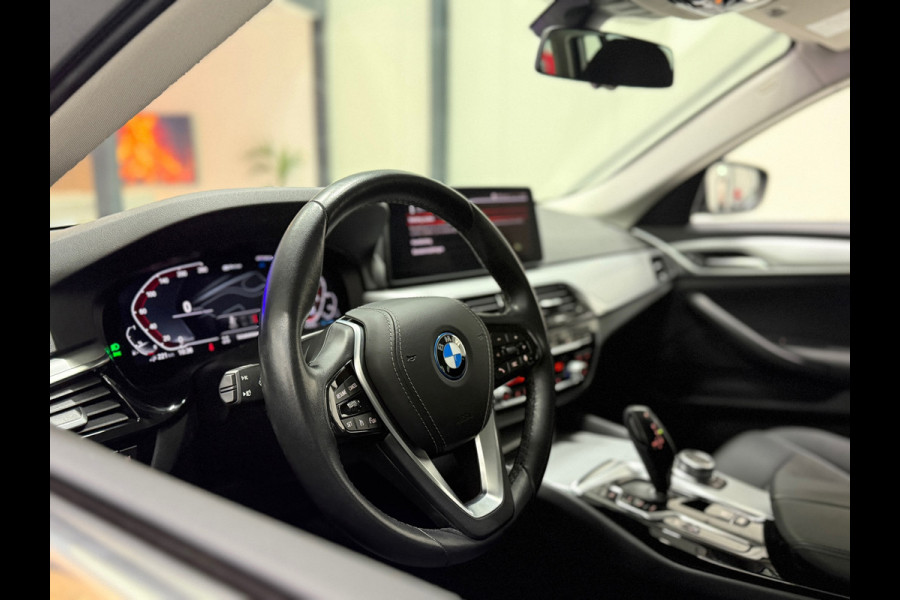 BMW 5 Serie Touring 520e Executive Navi Climate Pdc Elektr. Achterklep Led Stoelverw.