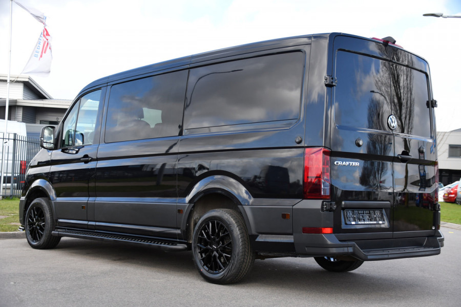 Volkswagen Crafter 35 2.0 TDI L3H2 DC Black Edition Cruise, Camera, Carplay, LED, Clima, Voorruit verwarming, Automaat, 7 Zits, Uniek!