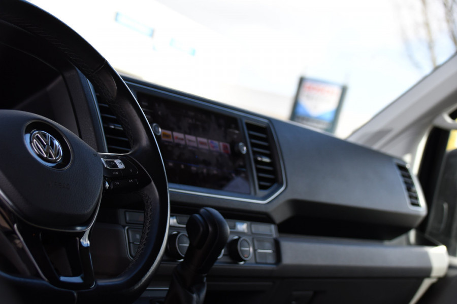 Volkswagen Crafter 35 2.0 TDI L3H2 DC Black Edition Cruise, Camera, Carplay, LED, Clima, Voorruit verwarming, Automaat, 7 Zits, Uniek!