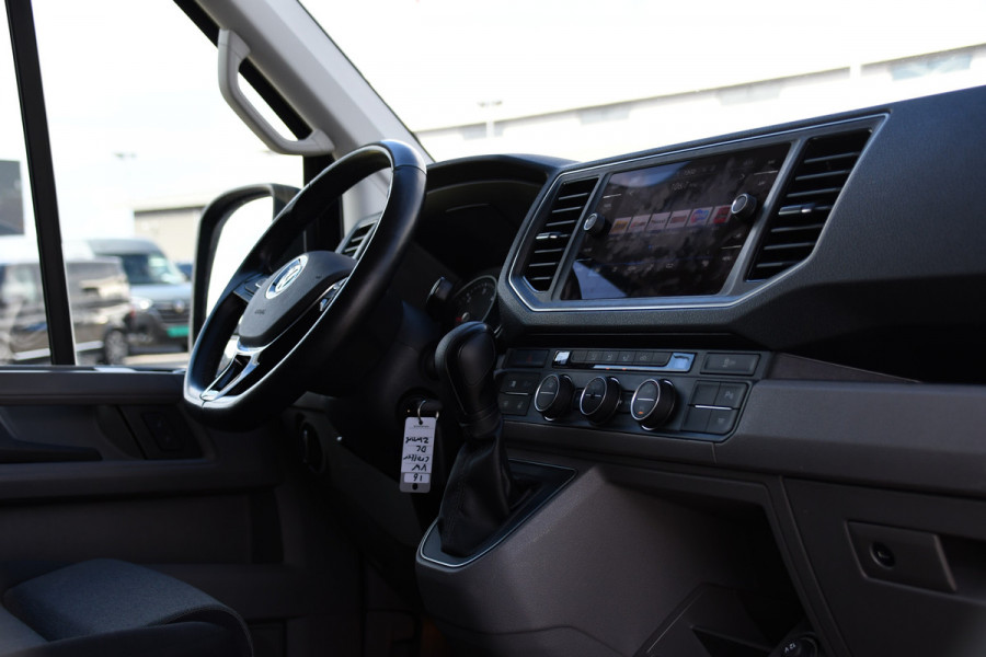 Volkswagen Crafter 35 2.0 TDI L3H2 DC Black Edition Cruise, Camera, Carplay, LED, Clima, Voorruit verwarming, Automaat, 7 Zits, Uniek!