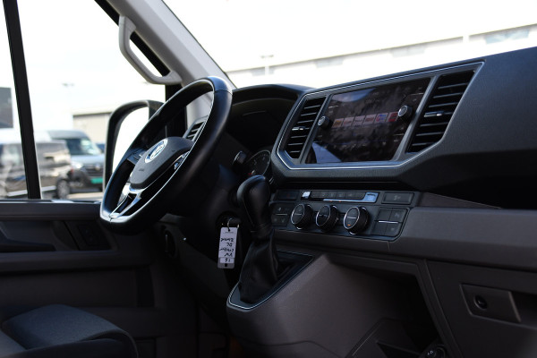 Volkswagen Crafter 35 2.0 TDI L3H2 DC Black Edition Cruise, Camera, Carplay, LED, Clima, Voorruit verwarming, Automaat, 7 Zits, Uniek!