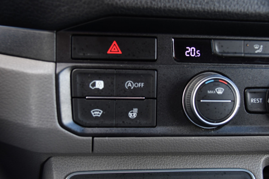 Volkswagen Crafter 35 2.0 TDI L3H2 DC Black Edition Cruise, Camera, Carplay, LED, Clima, Voorruit verwarming, Automaat, 7 Zits, Uniek!