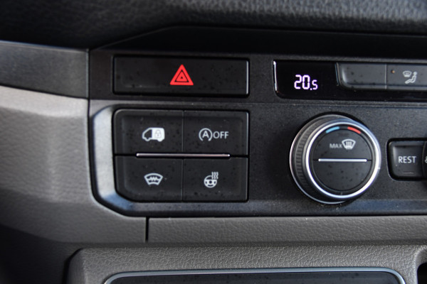 Volkswagen Crafter 35 2.0 TDI L3H2 DC Black Edition Cruise, Camera, Carplay, LED, Clima, Voorruit verwarming, Automaat, 7 Zits, Uniek!