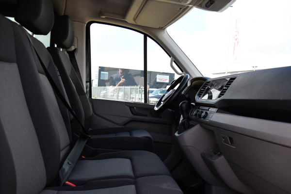 Volkswagen Crafter 35 2.0 TDI L3H2 DC Black Edition Cruise, Camera, Carplay, LED, Clima, Voorruit verwarming, Automaat, 7 Zits, Uniek!