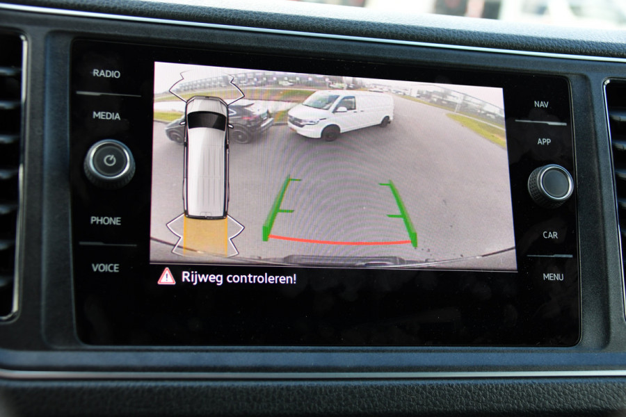 Volkswagen Crafter 35 2.0 TDI L3H2 DC Black Edition Cruise, Camera, Carplay, LED, Clima, Voorruit verwarming, Automaat, 7 Zits, Uniek!