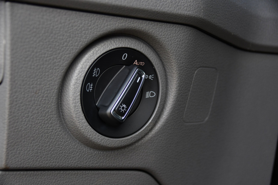 Volkswagen Crafter 35 2.0 TDI L3H2 DC Black Edition Cruise, Camera, Carplay, LED, Clima, Voorruit verwarming, Automaat, 7 Zits, Uniek!