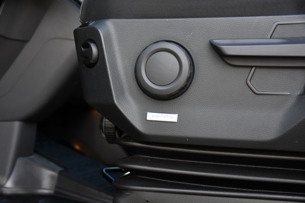 Volkswagen Crafter 35 2.0 TDI L3H2 DC Black Edition Cruise, Camera, Carplay, LED, Clima, Voorruit verwarming, Automaat, 7 Zits, Uniek!